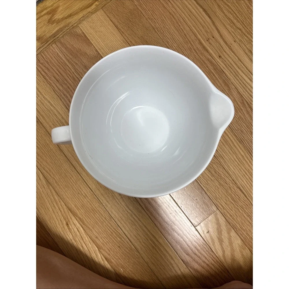Stonewall Kitchen Batter Bowl Mix Pour Spout Melamine Non-Slip Base Pine Cones